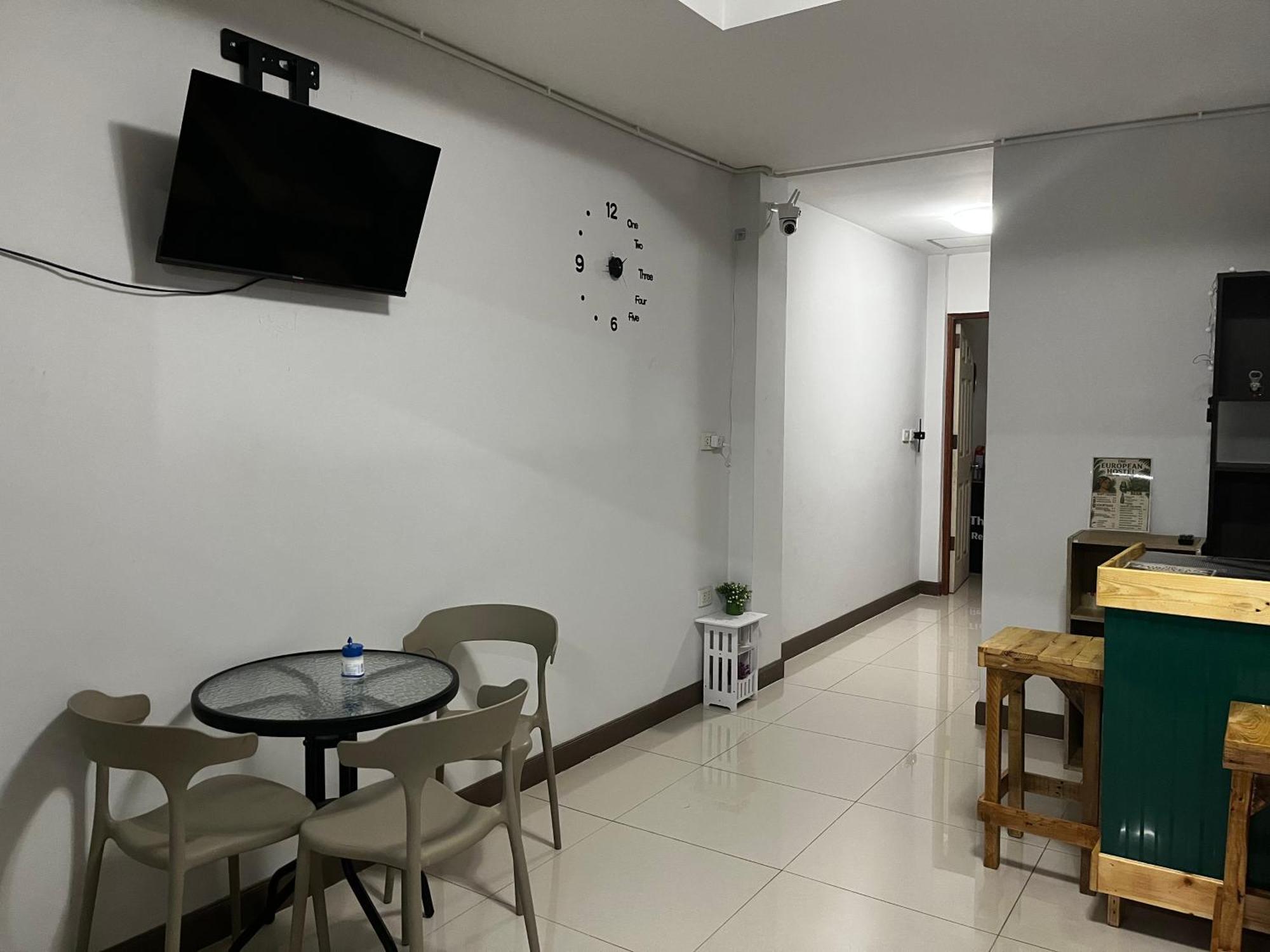 The European House Pattaya Bed and Breakfast Buitenkant foto